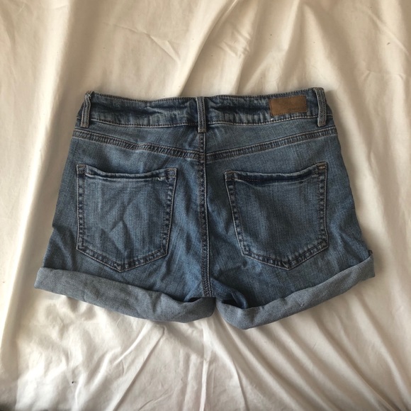 BLUE DENIM SHORTS - Picture 2 of 6